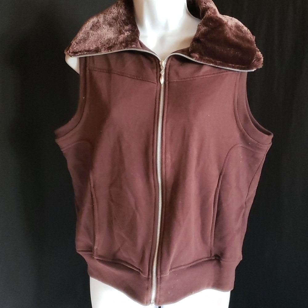 Carolyn Taylor women's faux fur collar vest size large